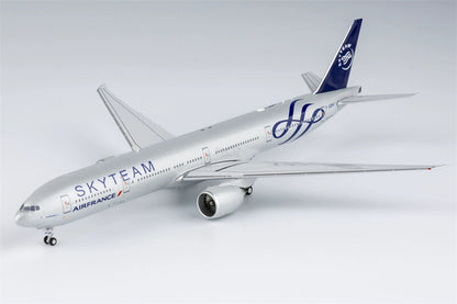 NG Models Air France for Boeing B777-300ER F-GZNT SkyTeam 1:400 Aircraft Model