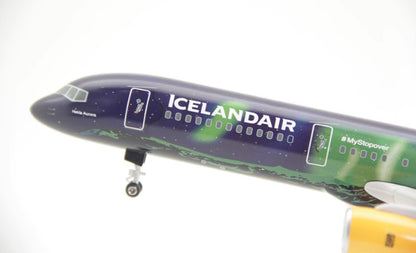 1:150 32CM RISESOON ICELANDAIR BOEING 757-200 Passenger Plane ABS Plastic Model