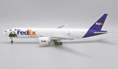 1:200 32CM JC WINGS Fed BOEING 777F Aircraft Plane Diecast Airfreighter Model