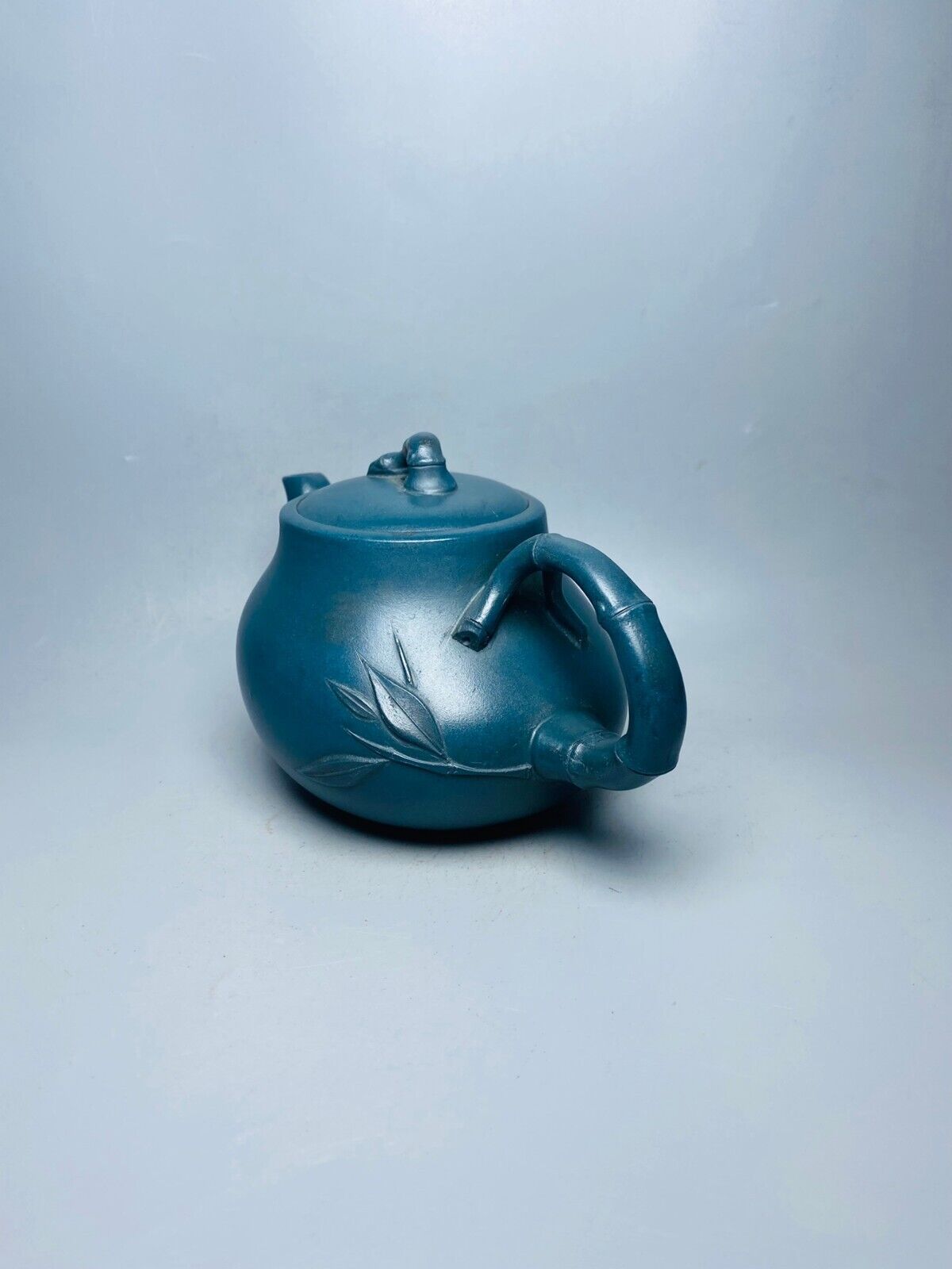 Chinese Yixing Zisha Clay Handmade Exquisite Teapot （竹韵 底款：周桂珍）