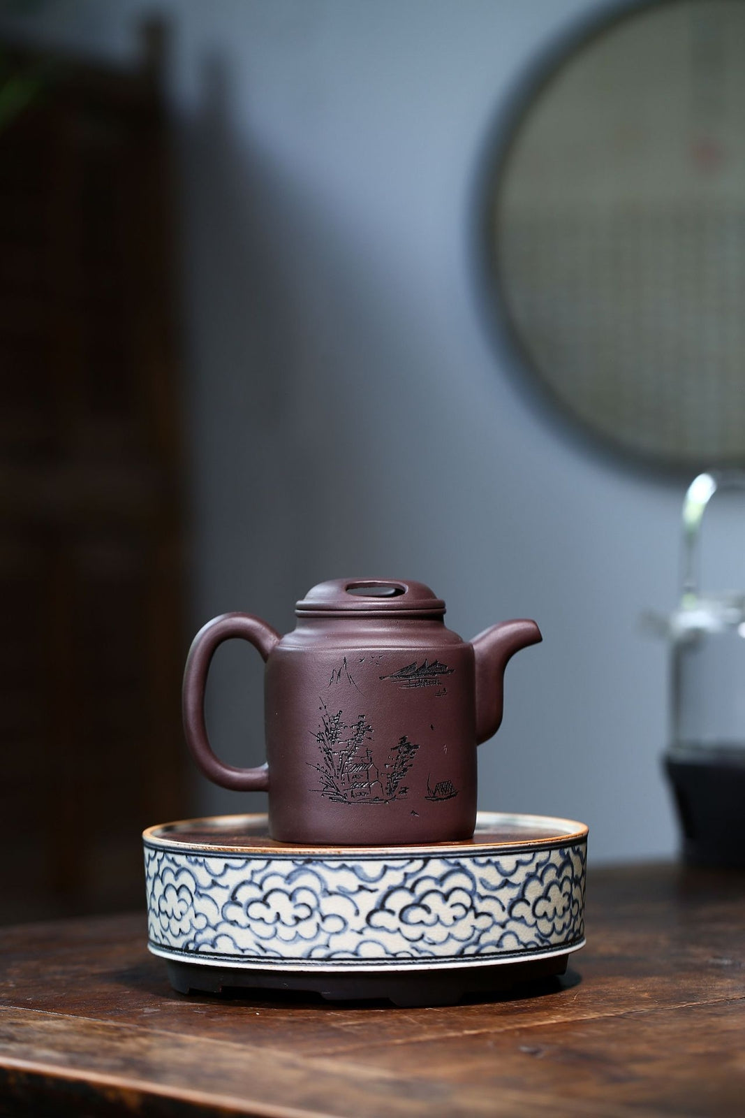 5.7" Chinese Yixing Zisha Pottery Old Purple Clay 380ML Scenery Mesh Teapot 牛盖洋桶