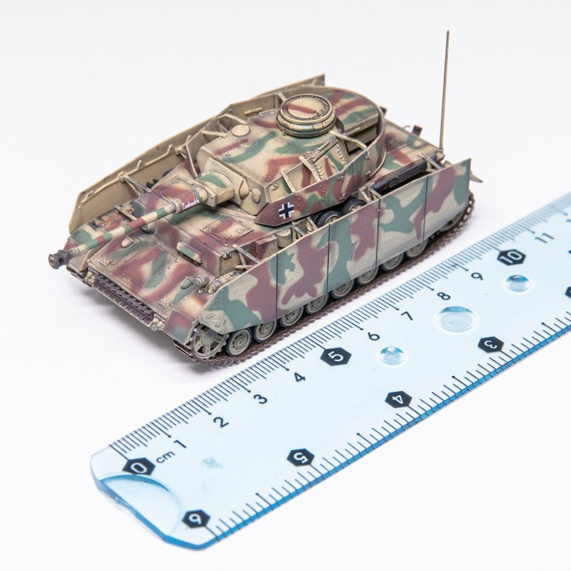 1/72 German Tank No. 4 J-Model with Side Skirt Armor Muddy Coating Version