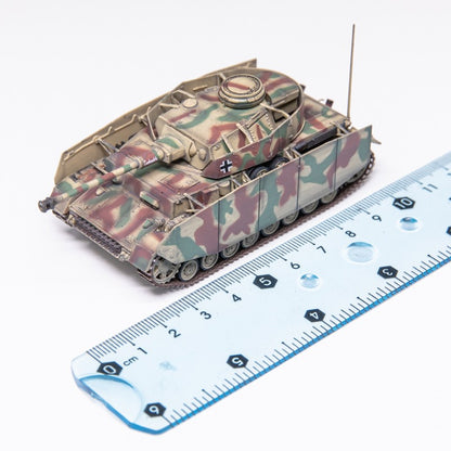 1/72 German Tank No. 4 J-Model with Side Skirt Armor Muddy Coating Version