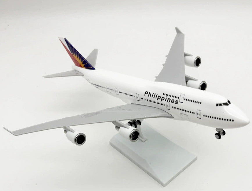 30CM Philippines BOEING 747-400 Airplane Landing Gear Resin Aircraft Model