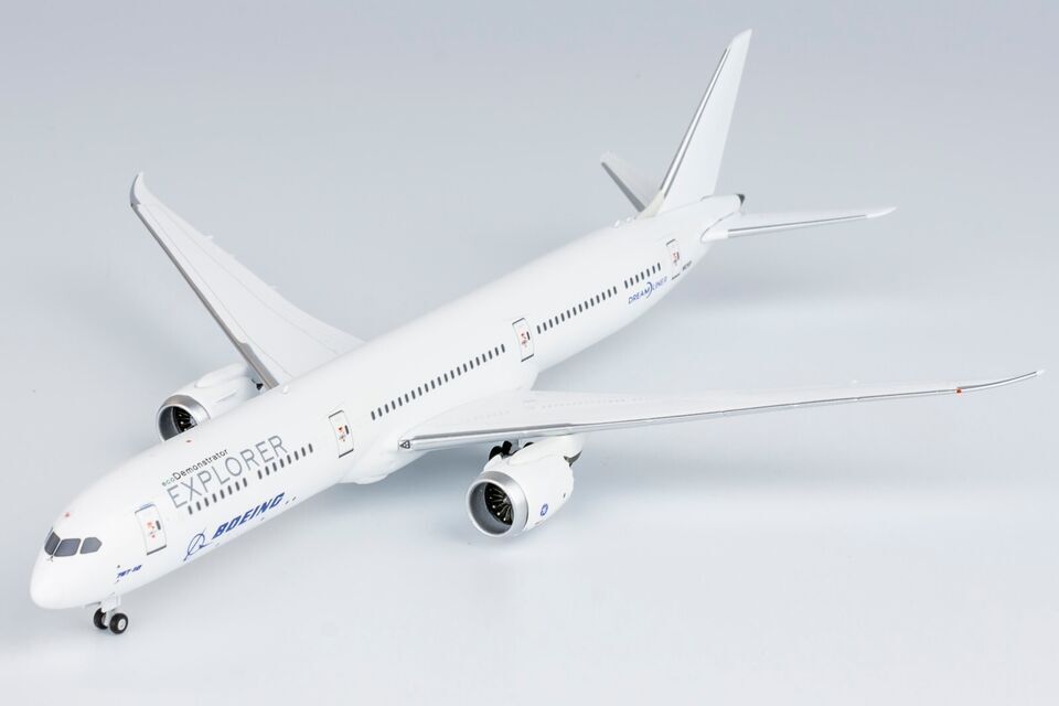 1:400 NG Model BOEING 787-10 Passenger Airplane Diecast Aircraft Plane Model