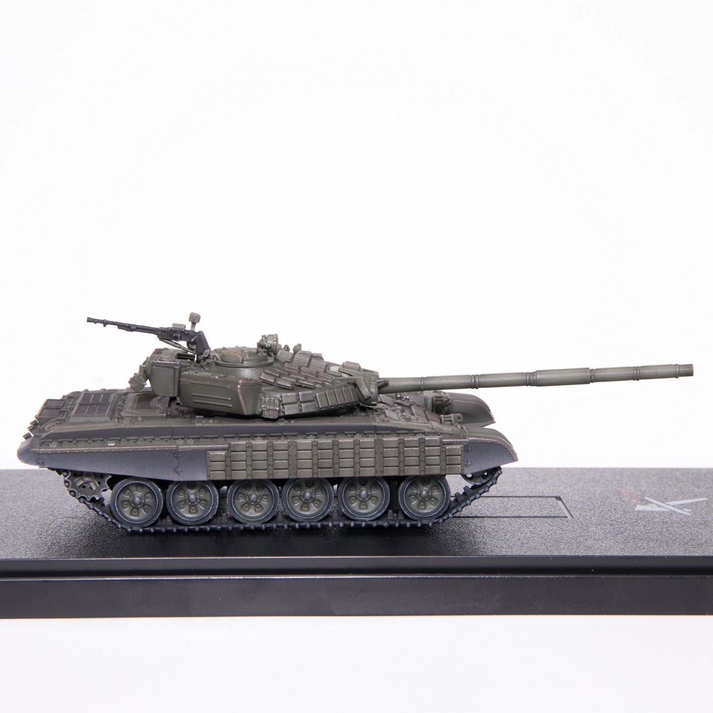 1:72 ARTISAN T-72B2 Main Battle Tank Plastic Diecast Armor Model Collection