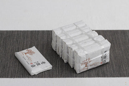 50g Yunnan Pu'er Tea Lao Banzhang Golden Leaf Raw Brick Raw Tea Aged Pu'er Tea