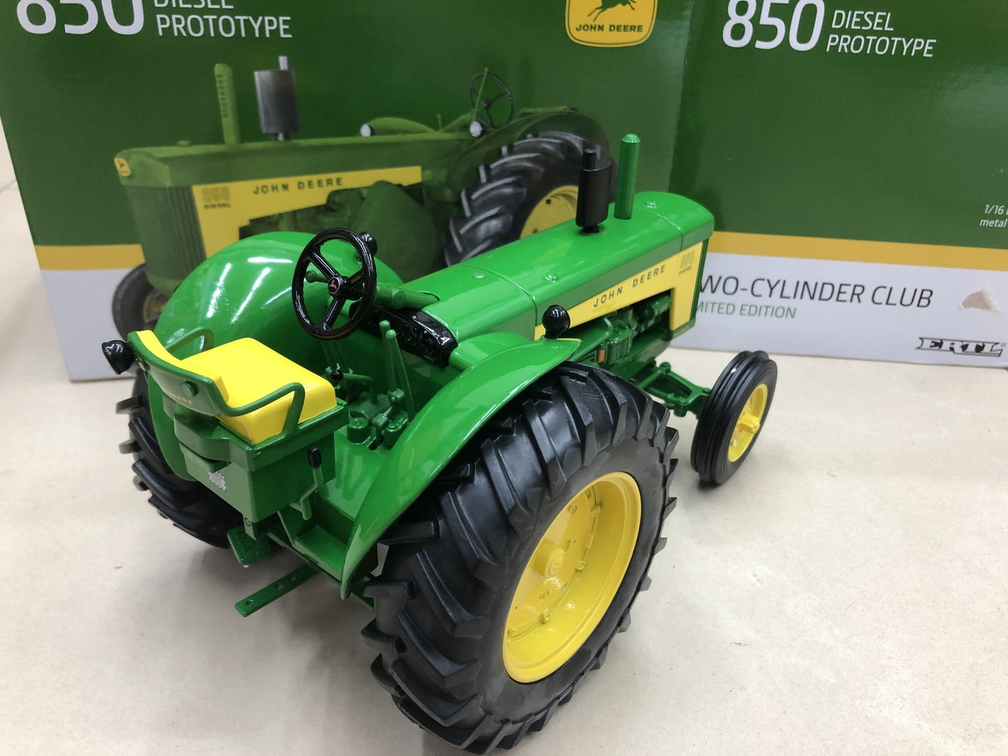 1:16 ERTL JOHN DEERE 850 Tractor Farm Agricultural Machinary Diecast Model