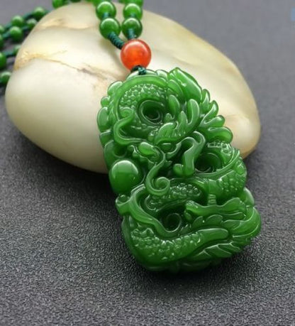 China's natural hand carved jade dragon pendant agate necklace