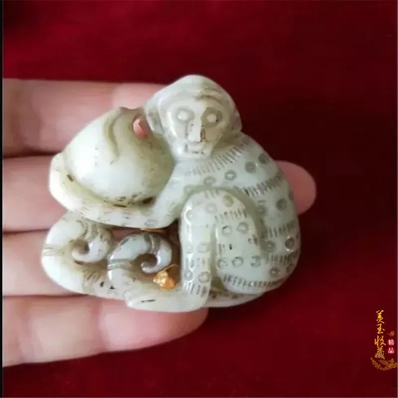 Rare China Natural Old Jade Carving Monkey Collection Pendant Hsiuyen Jade Gift
