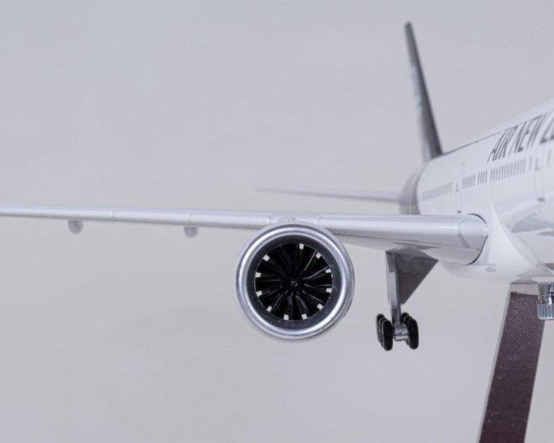 47CM 1:157 AIR NEW ZEALAND BOEING 777-300ER Airplane Landing Gears Resin Model
