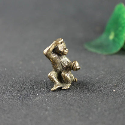 Antique Mini Solid Monkey Holding Peach Figurines Miniatures Tea Pet Ornaments