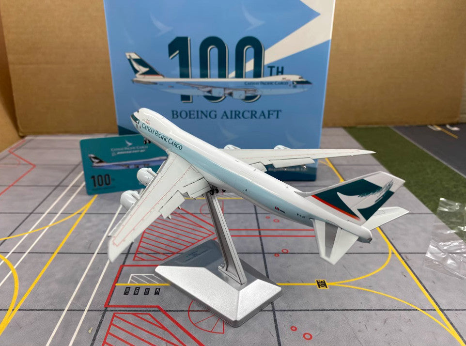 1:400 YY Wings CATHAY PACIFIC CARGO BOEING B747-8F Flap Down Plane Diecast Model
