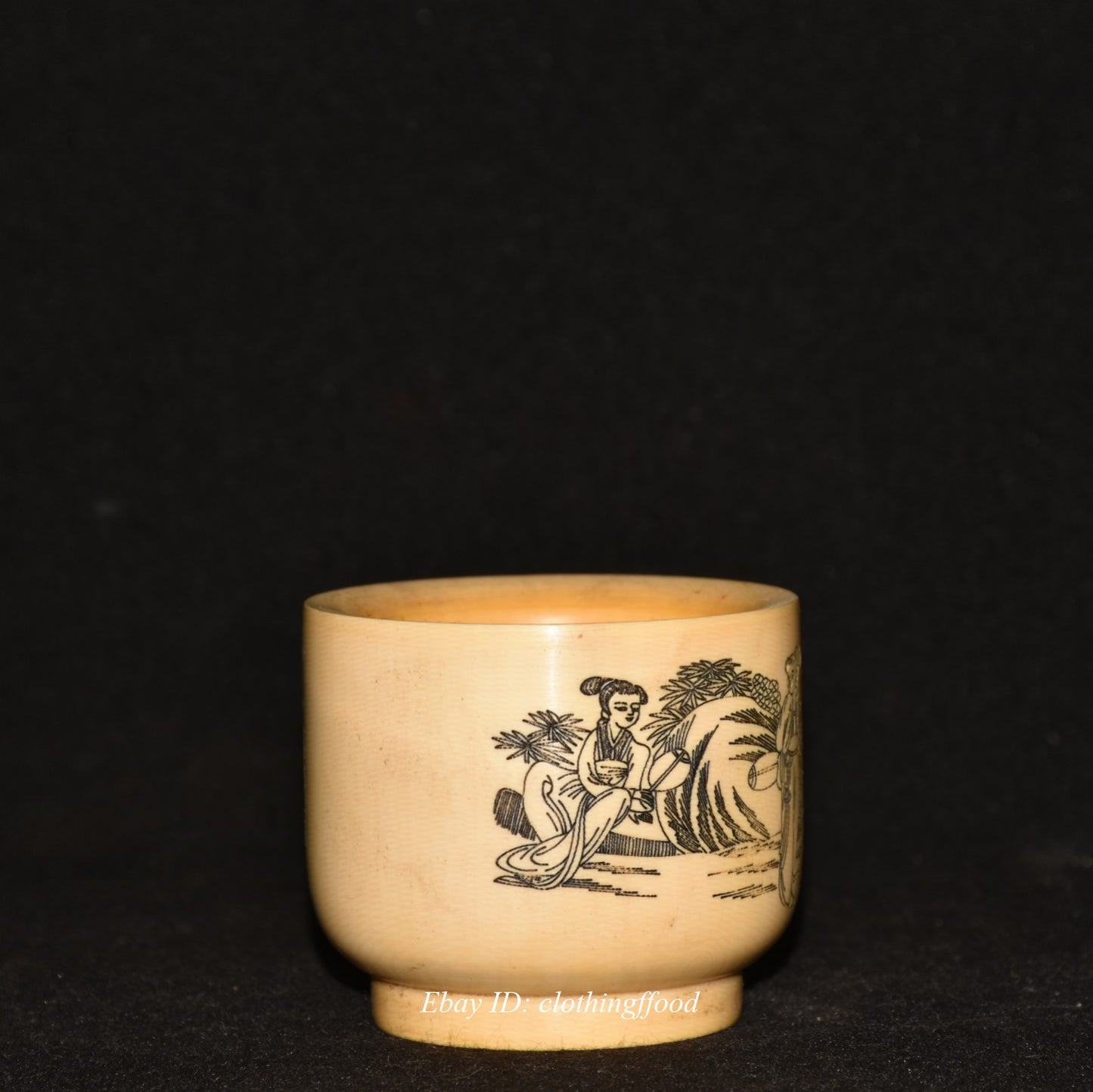 Collecting Handicrafts Carving Beautiful Wine and Tea Cup Ornaments