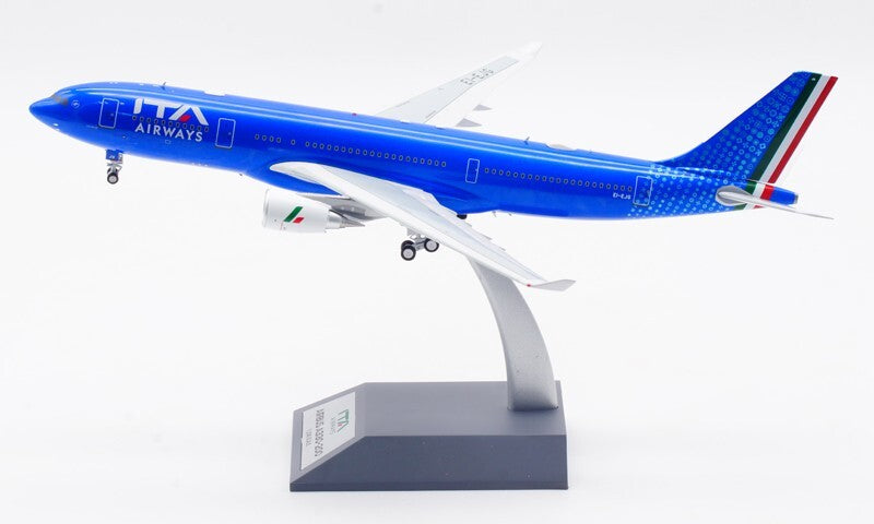 1:200 30CM InFlight ITA AIRBUS A330-200 Passenger Plane Diecast Aircraft Model