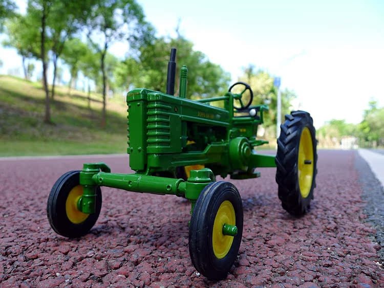 1:16 21CM ERTL JOHN DEERE Model BW Stardard Tractor Farm Machinery Diecast Model