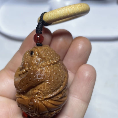 Natural Olive Nut Hand Carved Zen Toad Statue Pendant Bead Chain Frog