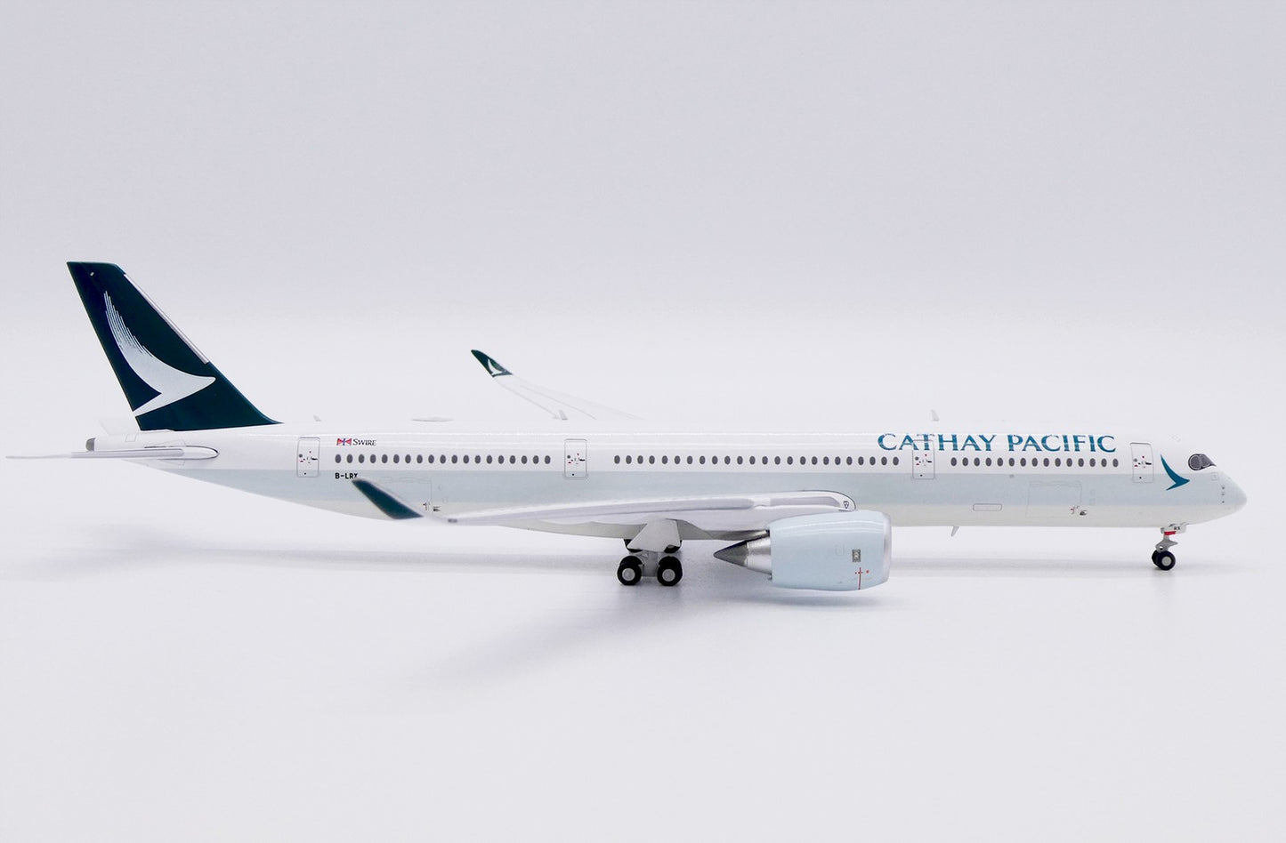1:400 JC Wings Cathay Pacific Airbus A350-900XWB Airplane Diecast Plane Model