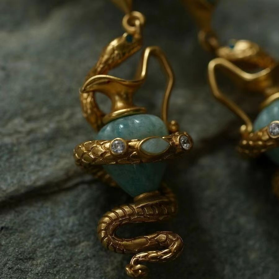 Original Design Spirit Snake Blue Earrings Retro Gold Inlaid Gem Studs