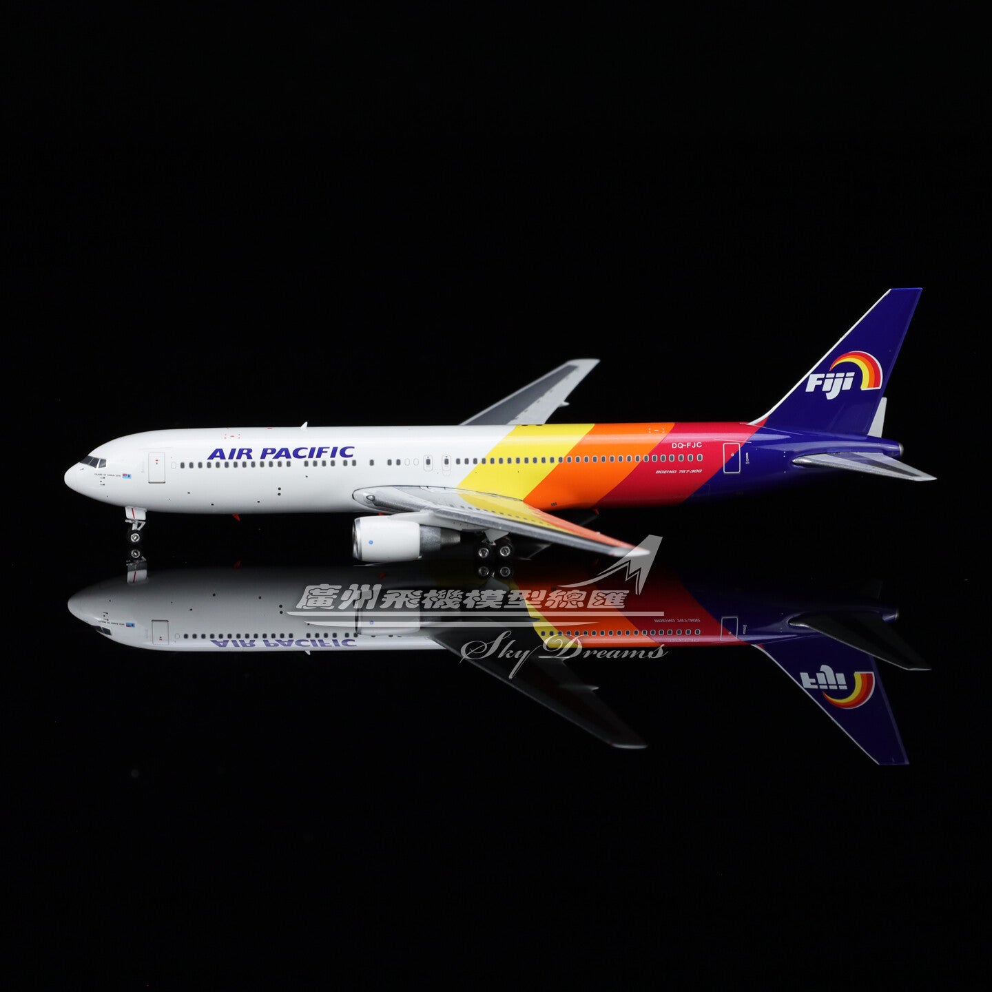 1:400 Phoenix AIR PACIFIC BOEING 767-300ER Passenger Airplane Diecast Model