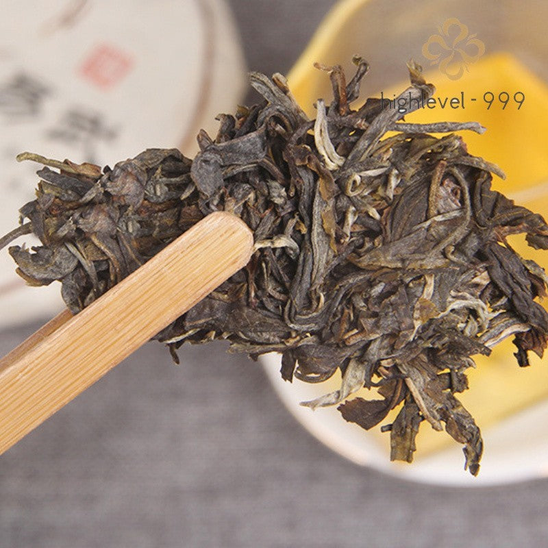 200g Raw Pu'er Tea Cake Yunnan Yiwu Hundred Year Ancient Tree Aged Leaf Tea
