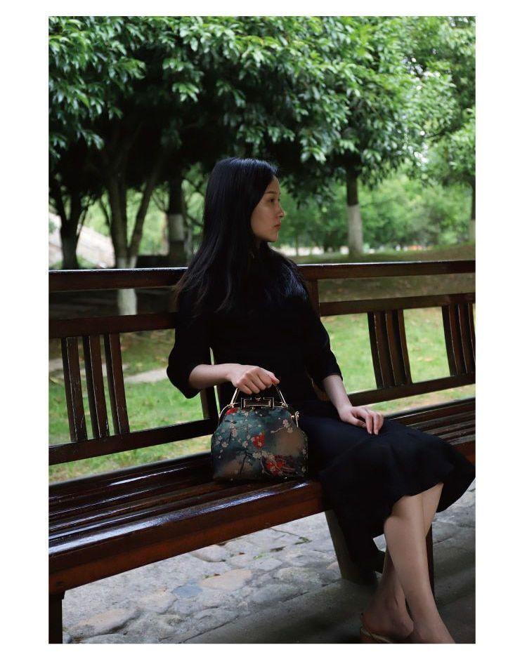 Handmade Bag Pouch Shell Lock Bags Vintage Purse Handbags 120 CM Chain 22*18*6CM