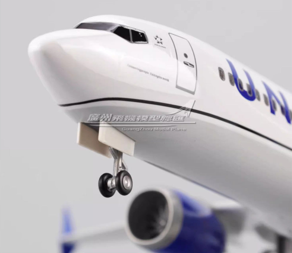 47CM 1:80 UNITED BOEING 737 MAX8 Passenger Airplane Landing gears Resin Model