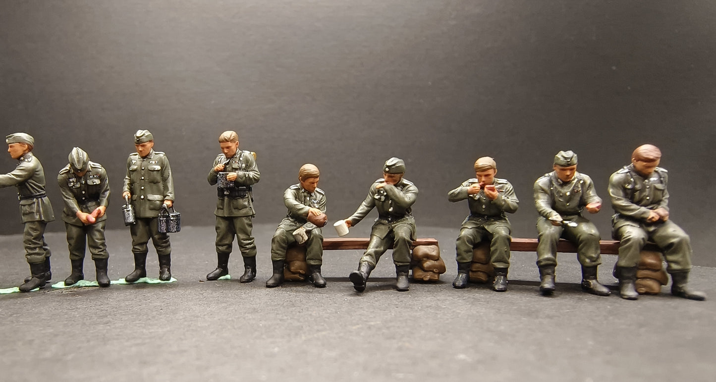 1/72 WW II Logistics Cooking Team The German Army Eating handpainted scene model