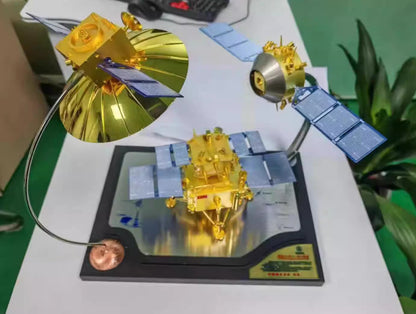 1:30 35CM Chang'e-6 Probe Lunar Rover Diecast Lunar Lander Model Collection