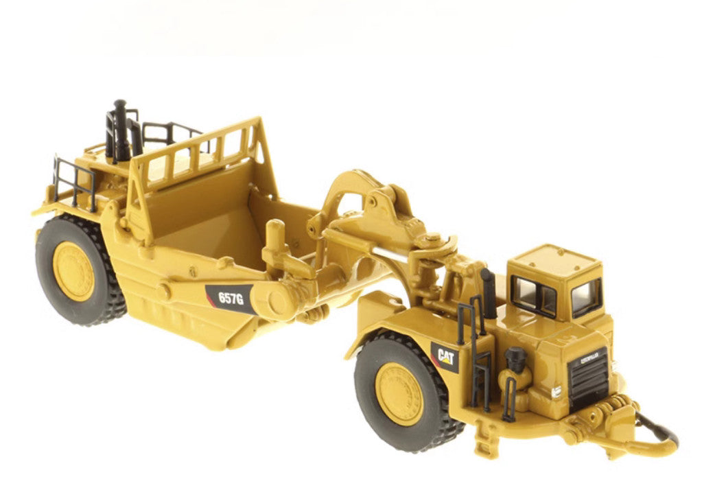 1:125 DM 657G Wheel Tractor Scraper Construction Equipment Machine Diecast Model