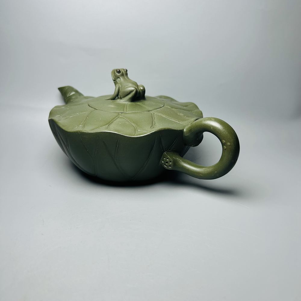 Chinese Yixing Zisha Pottery Clay Teapot Handmade Lotus Leaf Frog Pot Tea Pot 蒋蓉