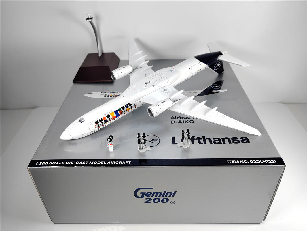 1:200 Geminijets Lufthansa AIRBUS 330-300 Passenger Plane Diecast Aircraft Model