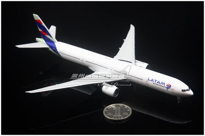 1:400 GeminiJets LATAM BOEING B777-300ER Airplane Diecast Plane Aircraft Model