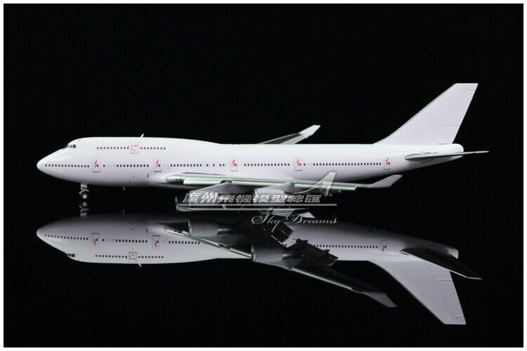 1:400 JC Wings BOEING 747-400 GE Engine Flap Down Blank Airplane Diecast Model