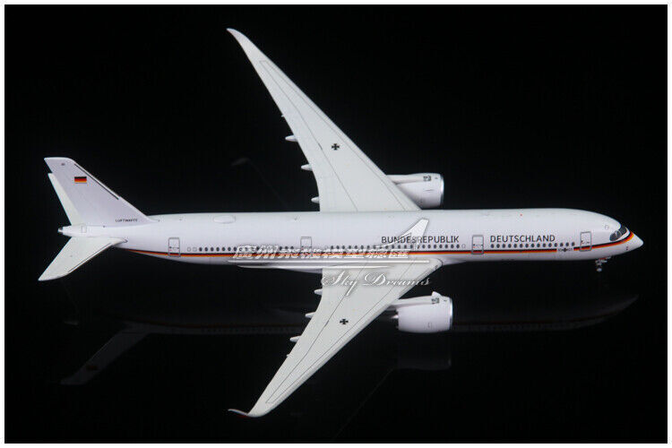 1:400 JC Wings LUFTWAFFE AIRBUS A350-900XWB Passenger Airplane Diecast Model