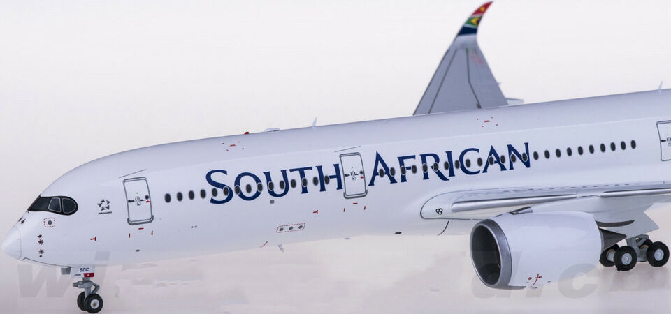 1:200 33CM JC Wings SOUTH AFRICAN AIRBUS A350-900 Passenger Plane Diecast Model