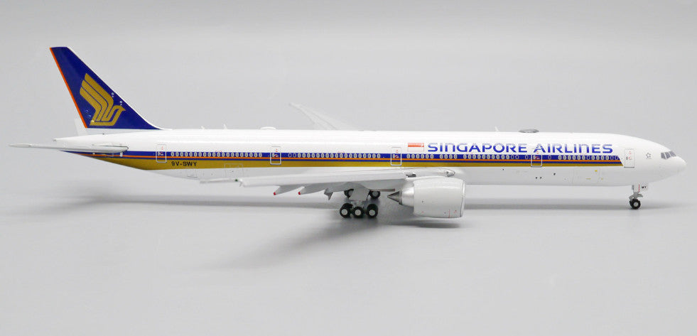 1:400 JC Wings SINGAPORE AIRLINES BOEING 777-300 Plane Flap Down Diecast Model