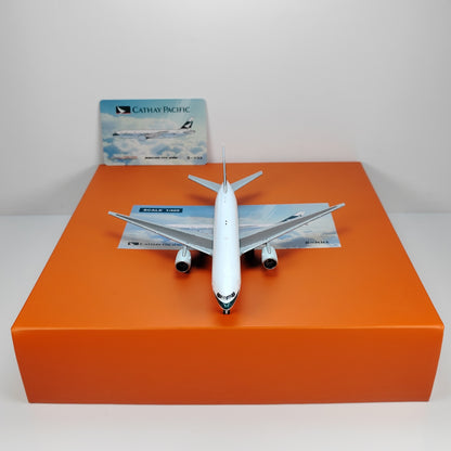 1:400 JC Wings CATHAY PACIFIC BOEING B777-200 Passenger Airplane Diecast Model
