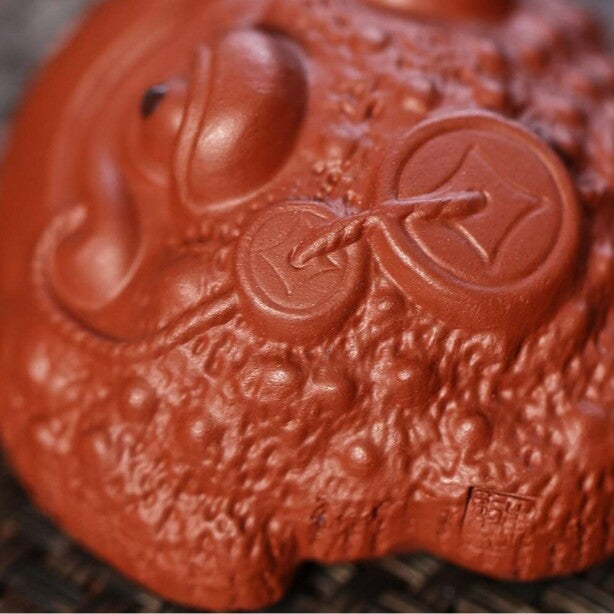 Chinese Table Decoration Yixing Zisha Dahongpao Clay Tea Pet Toad Artware Small