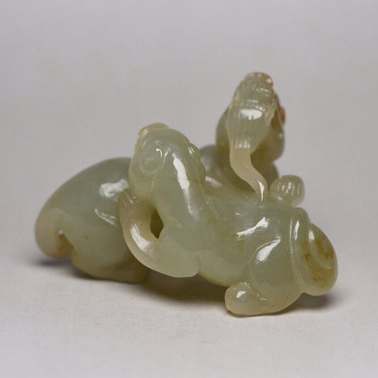 Chinese Natural Hetian Jade Carving Exquisite Beast Statue Figurine Collections