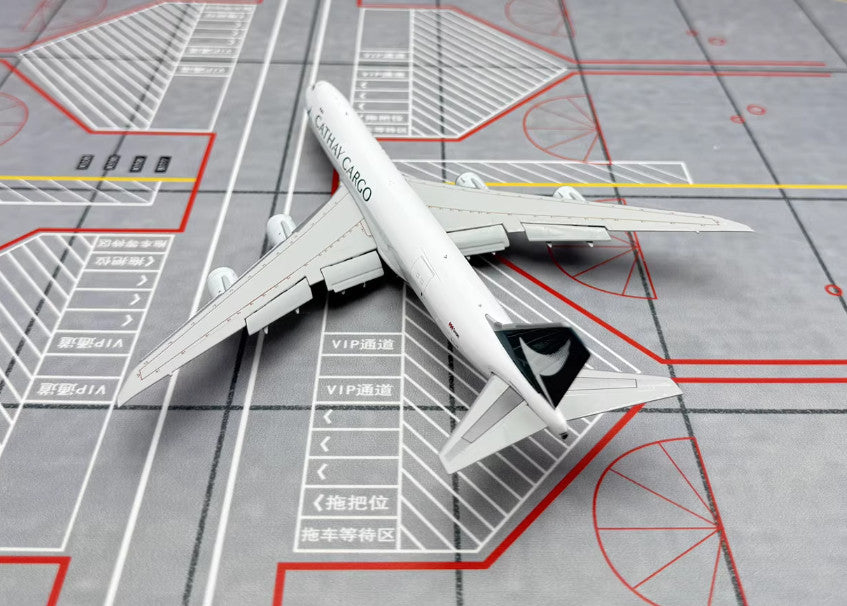 1:400 YY Wings CATHAY CARGO BOEING B747-8F Flap Down Airplane Diecast Model
