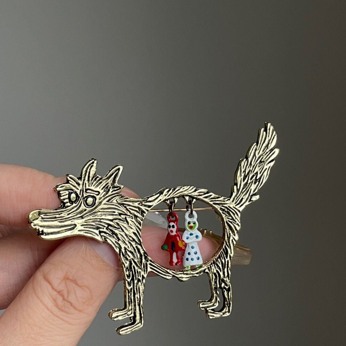 Vintage Wolf Hollow Brooch Cartoon Pendant Unisex Suit Lapel Pin Metal Jewelry