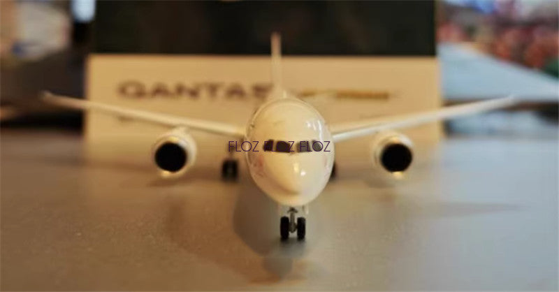 for Phoenix for Qantas for Boeing B787-9 VH-ZNH 1:400 Aircraft Pre-built Model