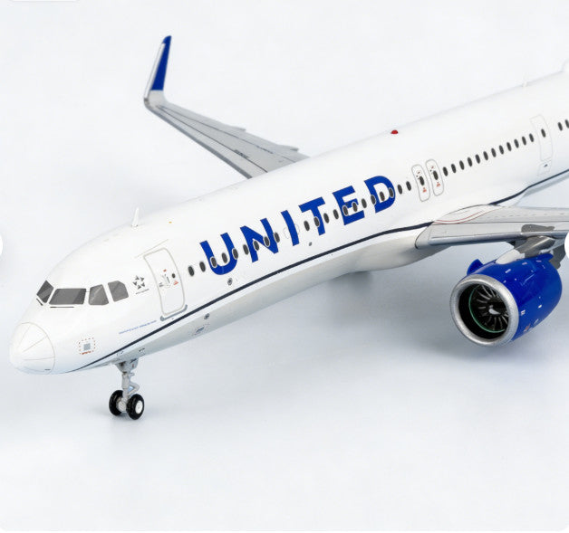 1:200 Geminijets United Airlines Airbus A321neo N14502 Airplane Diecast Model