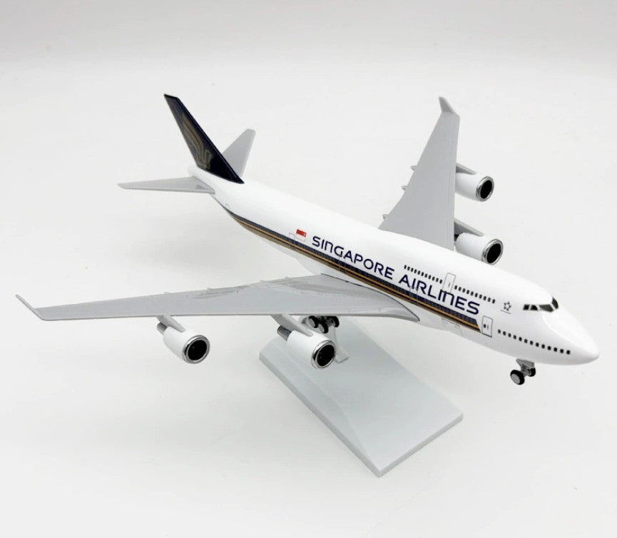 30CM SINGAPORE AIRLINES BOEING 747-400 Plane Landing Gear Resin Aircraft Model