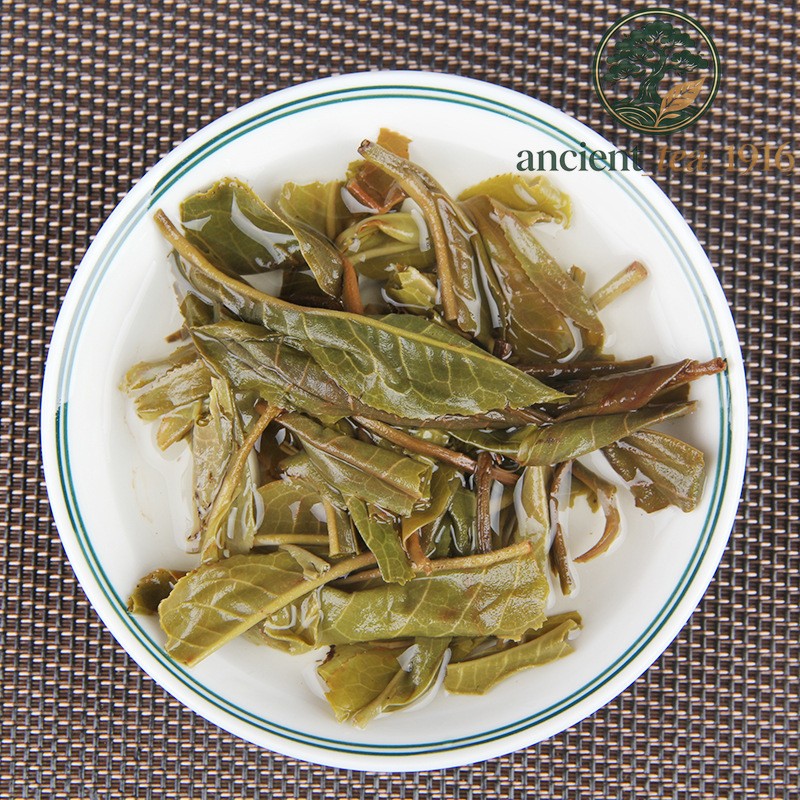 357g 2020 Yunnan Ancient Tree Spring Mengku Iceland Raw Tea Cake Pu'er Tea