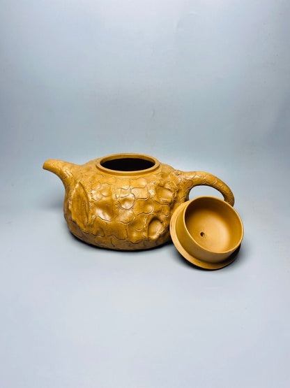 Chinese Yixing Zisha Clay Handmade Exquisite Teapot （供春灵芝壶 底款：供春）