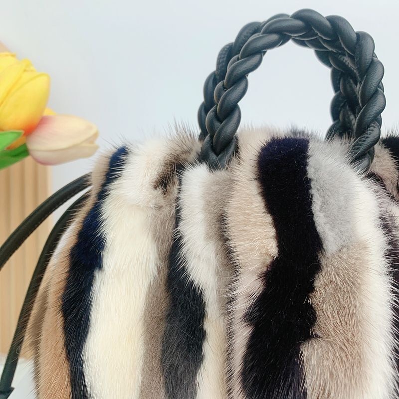 Plush Handbag Winter Fur Shoulder Bag Luxury Soft Warm Crossbody Bag Polyester