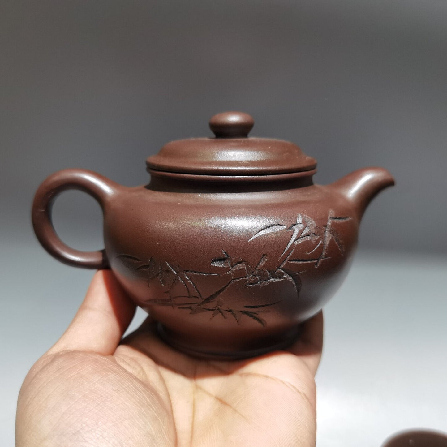 Chinese Yixing Zisha Clay Handmade Exquisite Teapot （掇只套壶 底款：徐汉棠)