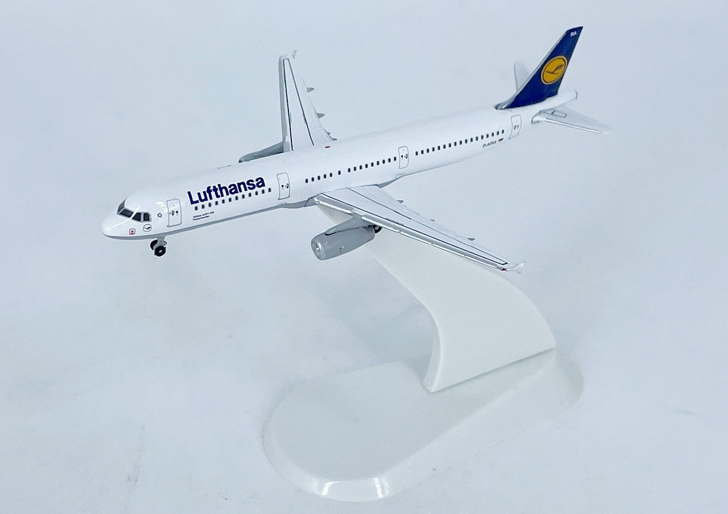 1:500 StarJets Lufthansa AIRBUS A321 Passenger Airplane Diecast Aircraft Model